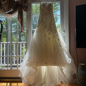 Sophia Tolli, Ivory, Size 10, Excellent Condition Wedding Dress